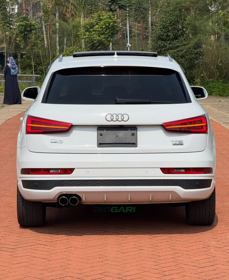 2019 Audi Q3 Quattro S-Line Petrol SUV, photo 5