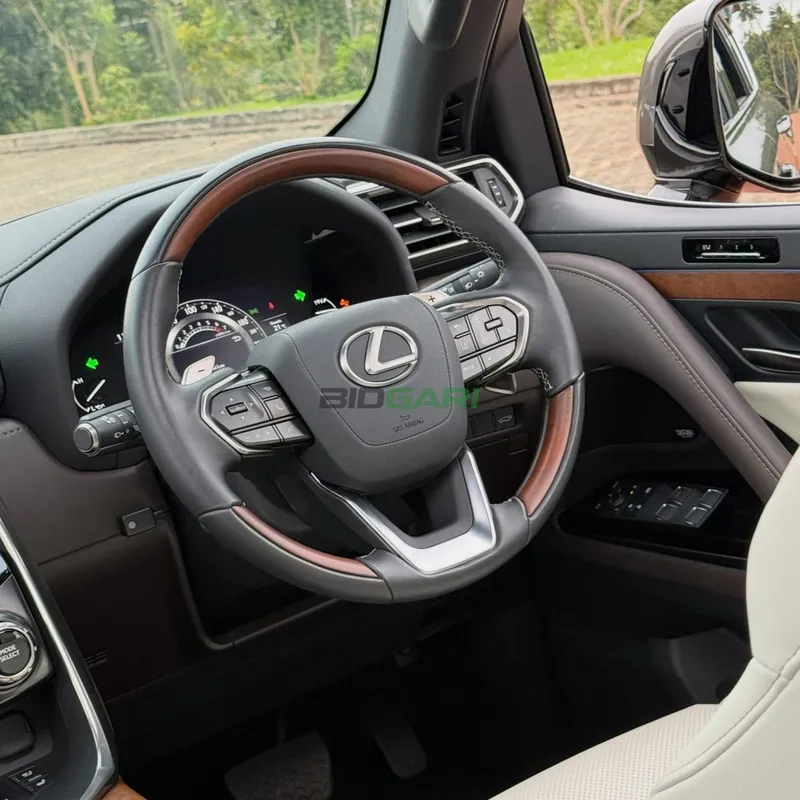 2023 Lexus LX600 3.5L Petrol SUV, photo 9