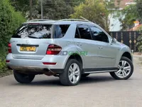 2010 Mercedes-Benz ML300 4MATIC 3L Diesel SUV, photo 2
