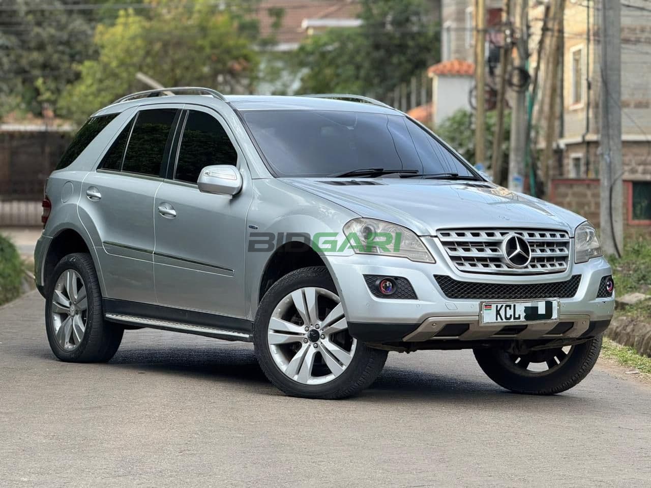 Mercedes-Benz ML300 ( 4MATIC )