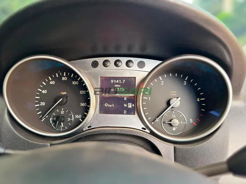 2010 Mercedes-Benz ML300 4MATIC 3L Diesel SUV, photo 7