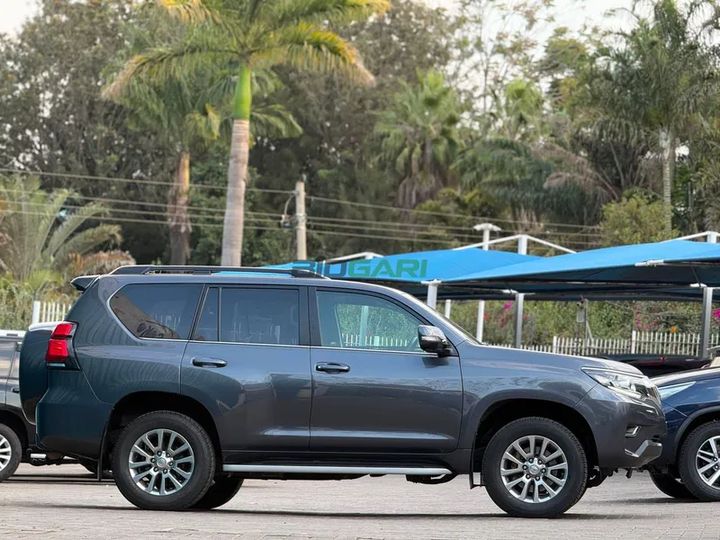 2019 Toyota Land Cruiser Prado VX-L 3L Diesel SUV, photo 3