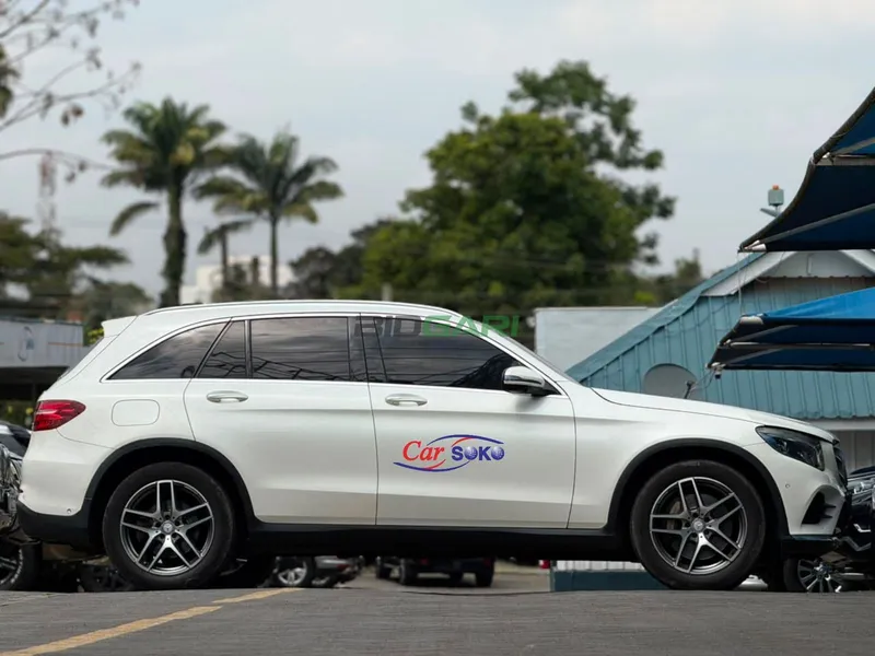 2016 Mercedes-Benz GLC250 4MATIC 2L Petrol SUV, photo 3