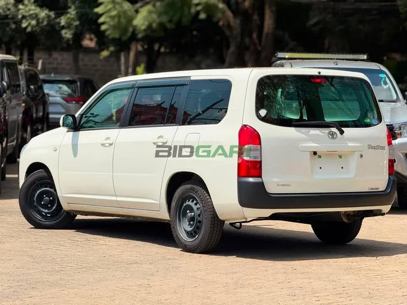 2020 Toyota Probox 1.5L Petrol, photo 3