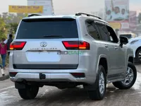 2022 Toyota Land Cruiser 300 Petrol SUV, photo 5