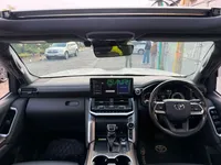 2022 Toyota Land Cruiser 300 Petrol SUV, photo 9