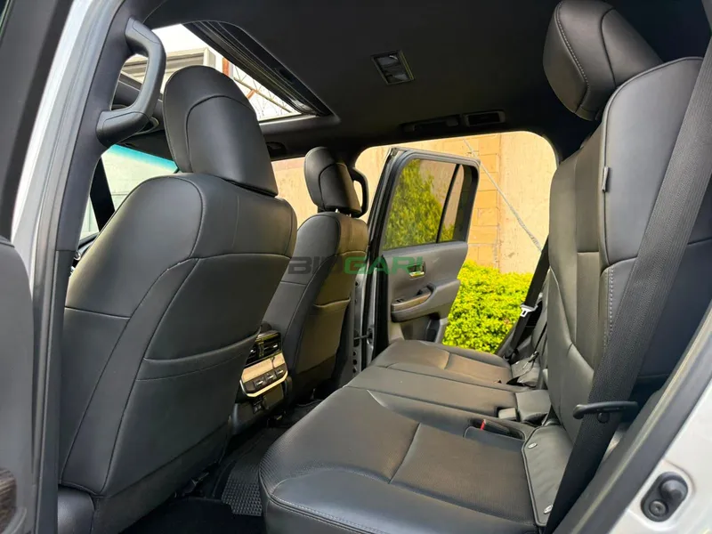 2022 Toyota Land Cruiser 300 Petrol SUV, photo 7