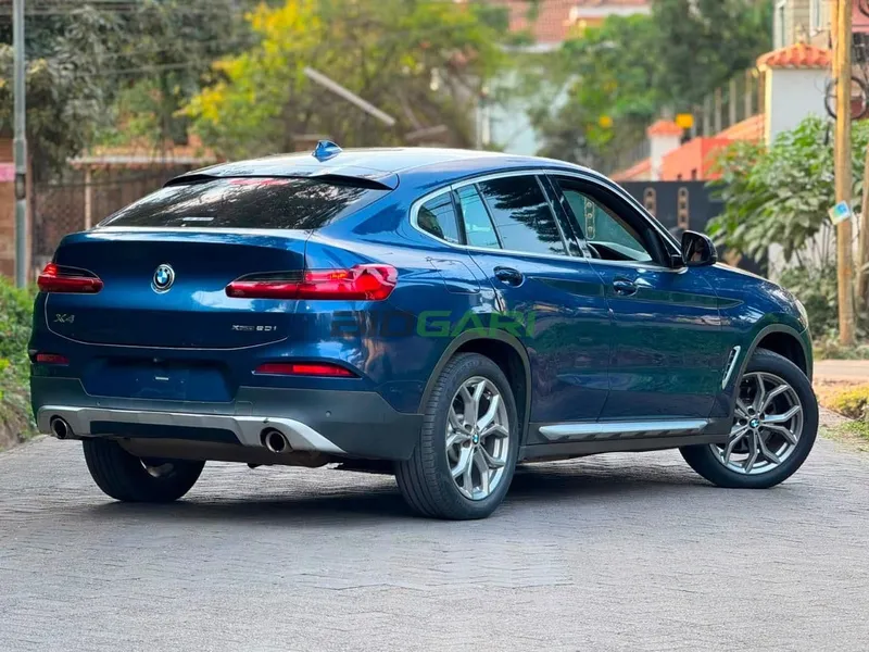 2018 BMW X4 X Drive 20i M-Sport 2L Petrol SUV, photo 3