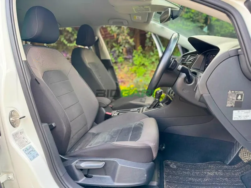 2019 Volkswagen Golf 1.4L Petrol Hatchback, photo 5