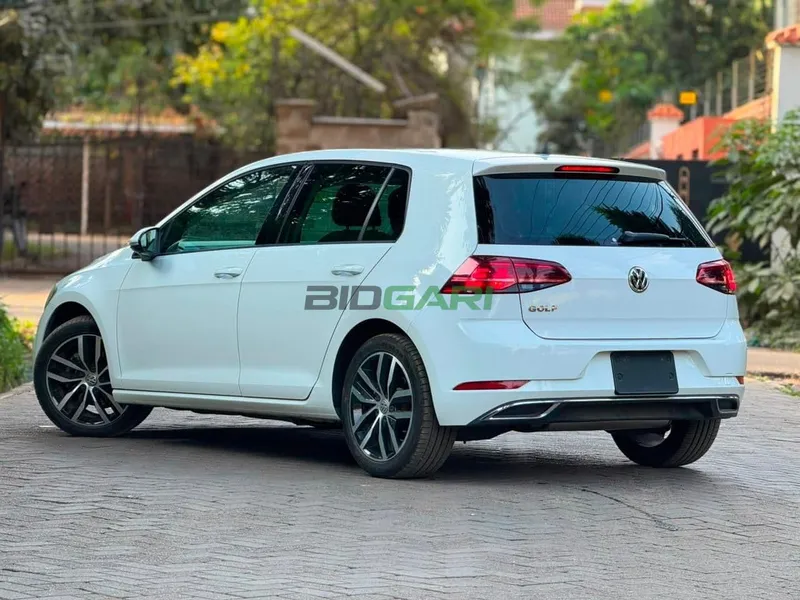 2019 Volkswagen Golf 1.4L Petrol Hatchback, photo 2