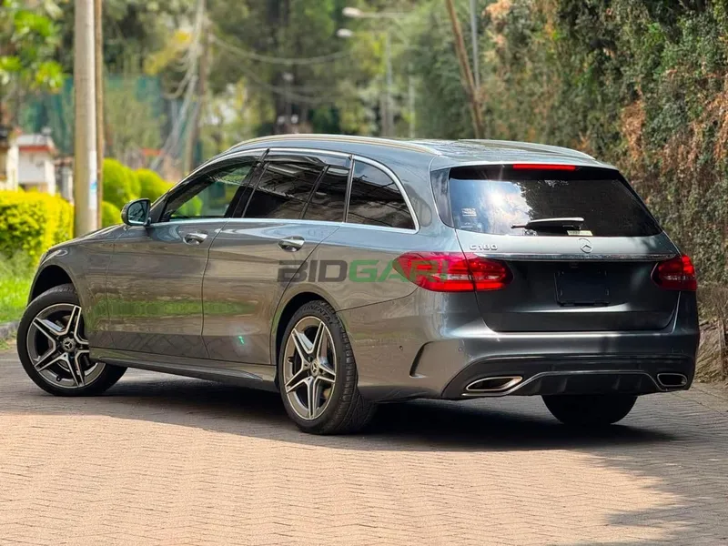 2019 Mercedes-Benz C180 1.6L Petrol, photo 4