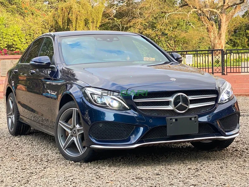 2018 Mercedes-Benz C220d AMG-LINE 2.2L Diesel Sedan, photo 2