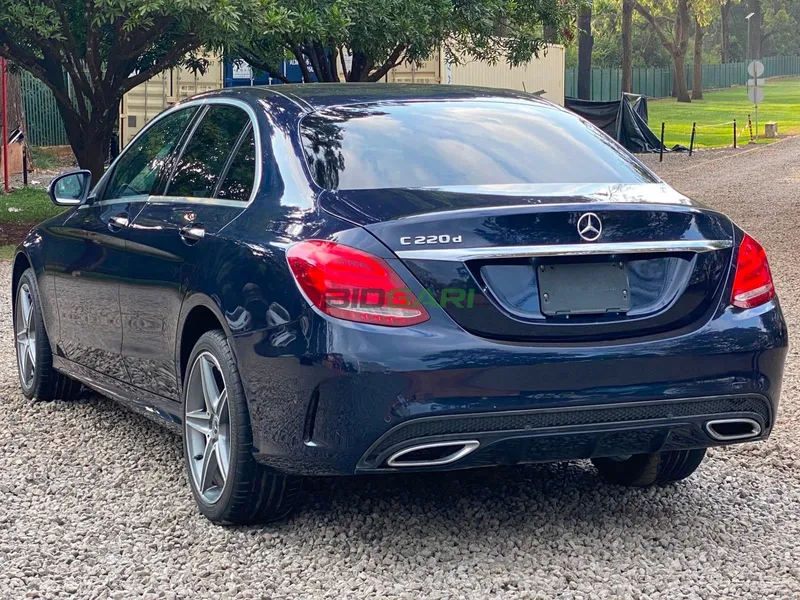 2018 Mercedes-Benz C220d AMG-LINE 2.2L Diesel Sedan, photo 3