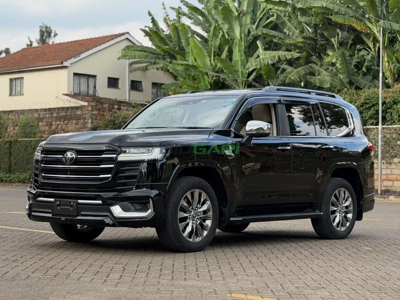 2023 Toyota Land Cruiser 300 ZX 3.5L Petrol SUV, photo 4