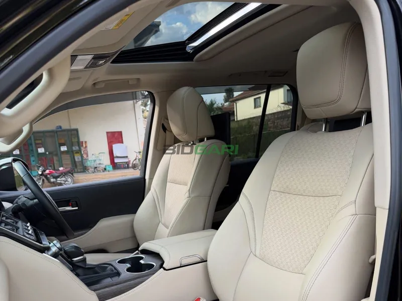 2023 Toyota Land Cruiser 300 ZX 3.5L Petrol SUV, photo 8