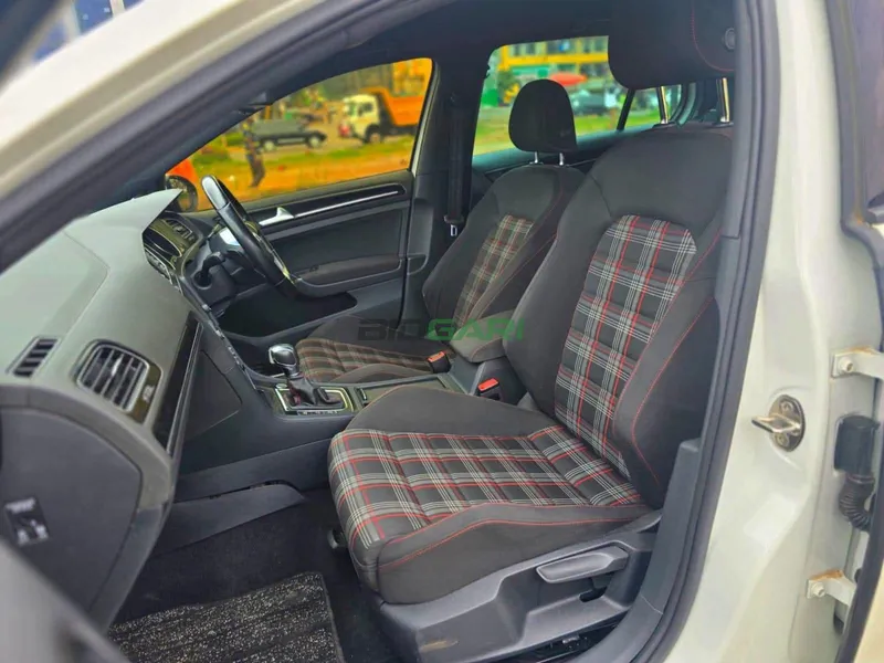 2015 Volkswagen GOLF GTI MK7 2L Petrol Hatchback, photo 10