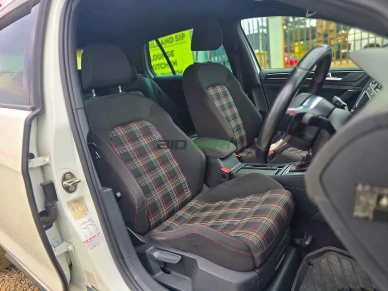 2015 Volkswagen GOLF GTI MK7 2L Petrol Hatchback, photo 7