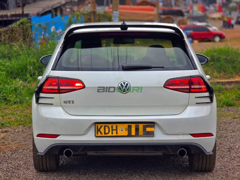 2015 Volkswagen GOLF GTI MK7 2L Petrol Hatchback, photo 4