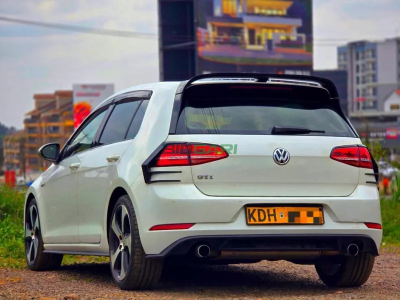 2015 Volkswagen GOLF GTI MK7 2L Petrol Hatchback, photo 5