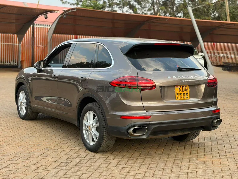 2016 Porsche Cayenne 3L Petrol SUV, photo 4