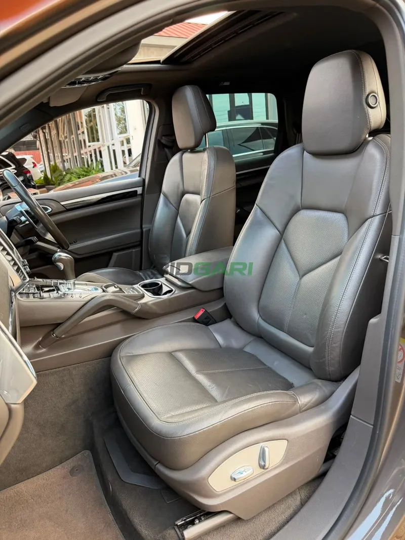 2016 Porsche Cayenne 3L Petrol SUV, photo 11