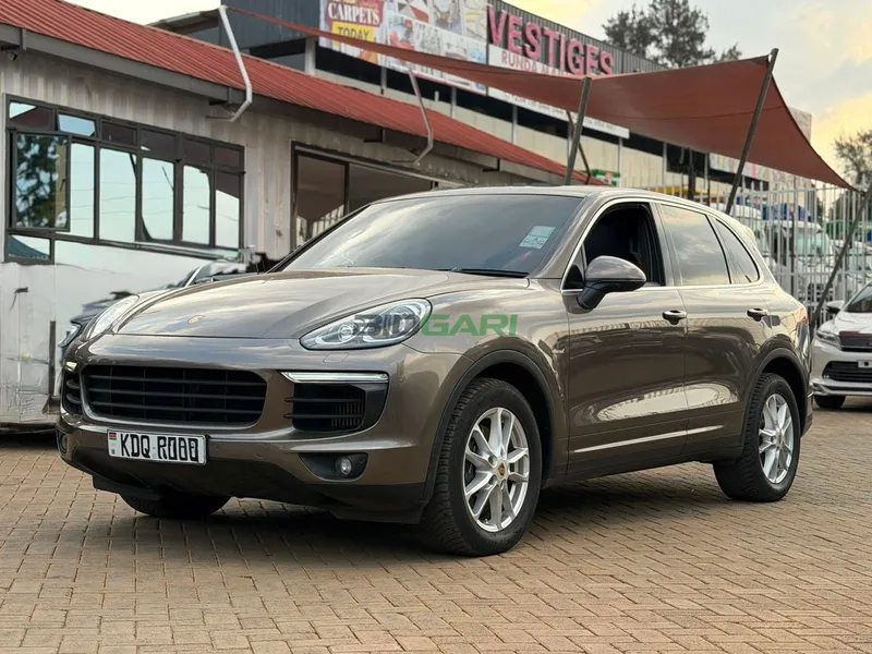 2016 Porsche Cayenne 3L Petrol SUV, photo 3