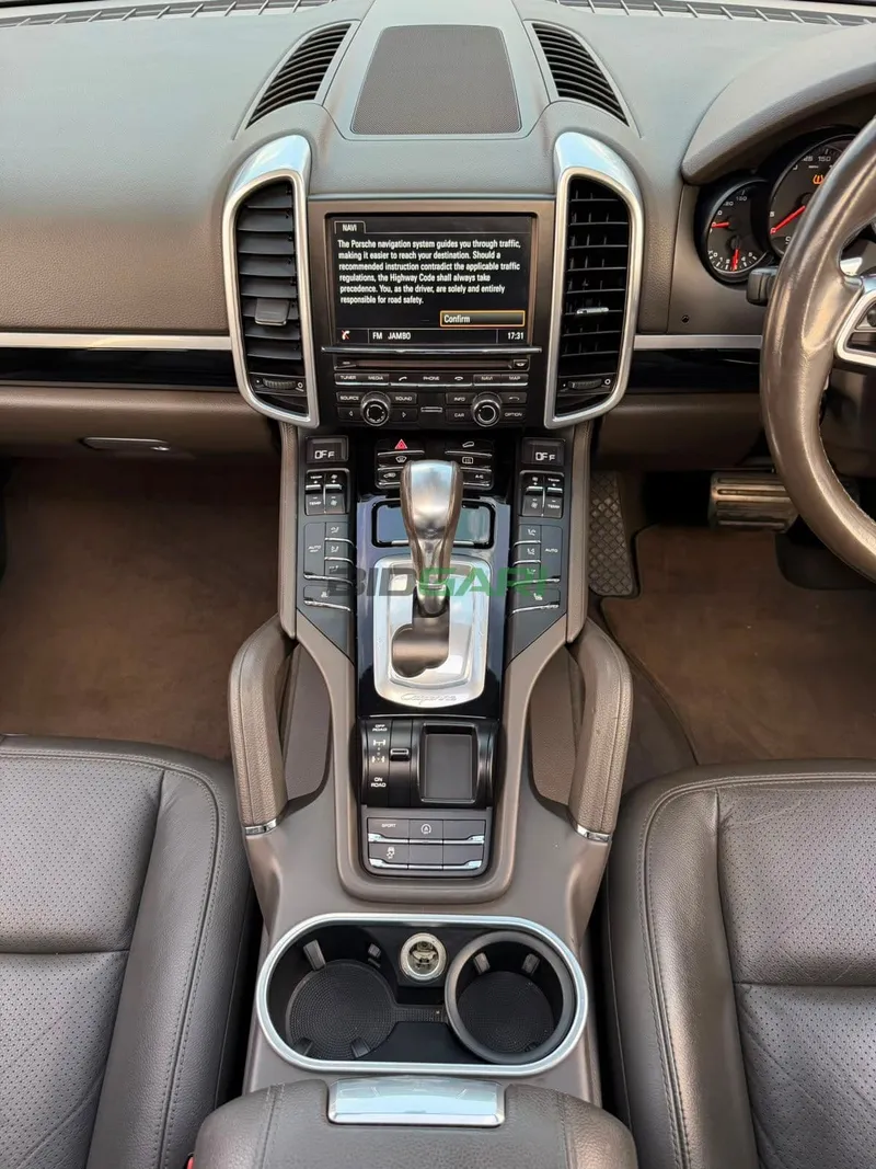 2016 Porsche Cayenne 3L Petrol SUV, photo 8