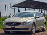 2018 Volvo V60 D4 2L Diesel Hatchback, photo 3