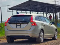 2018 Volvo V60 D4 2L Diesel Hatchback, photo 4