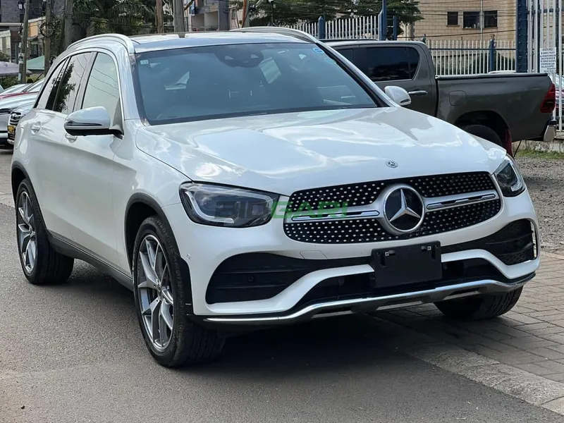 2020 Mercedes-Benz GLC300 AMG 2L Petrol SUV, photo 3