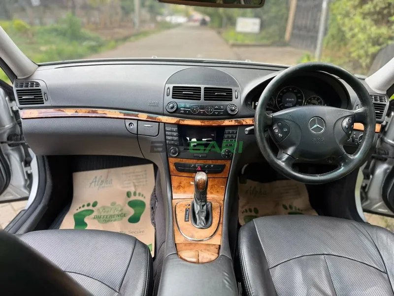 2006 Mercedes-Benz E200 1.8L Petrol Sedan, photo 7