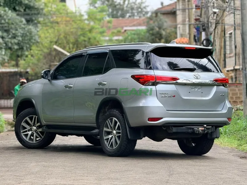 2017 Toyota Fortuner 2.8L Diesel SUV, photo 4