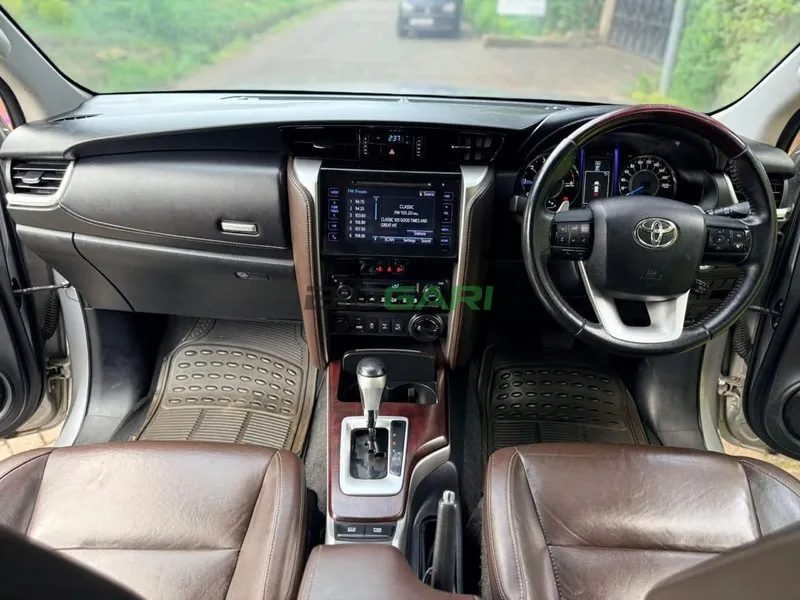 2017 Toyota Fortuner 2.8L Diesel SUV, photo 8