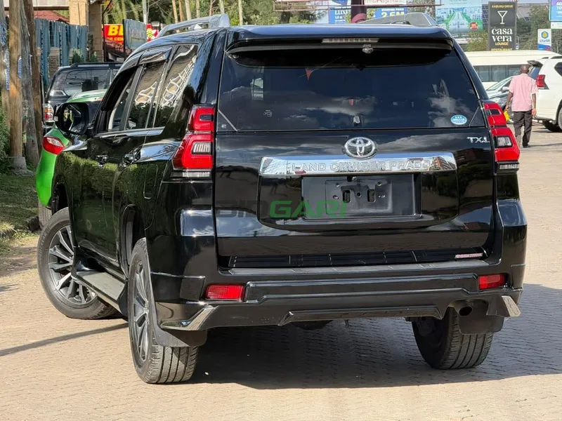 2019 Toyota Land Cruiser Prado TX-L Petrol SUV, photo 2