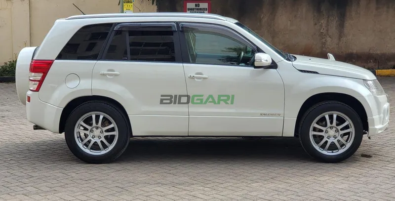 2009 Suzuki Escudo 2.4L Petrol SUV, photo 4