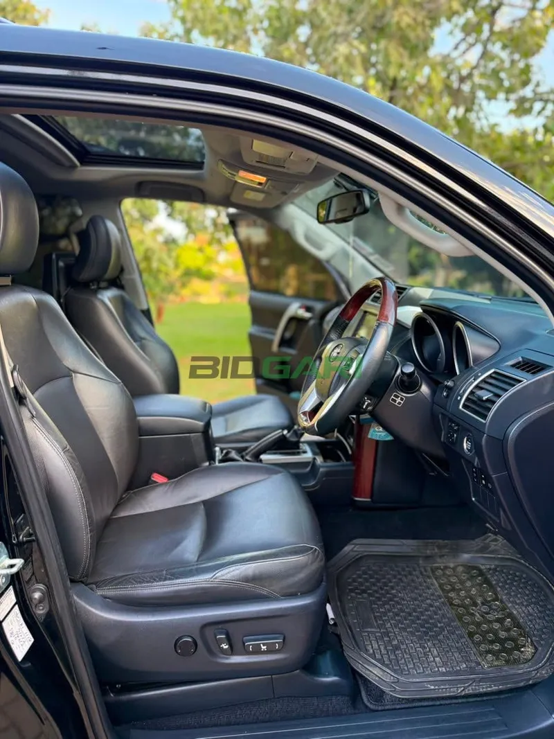 2015 Toyota Land Cruiser Prado J150 2.7L Petrol SUV, photo 3