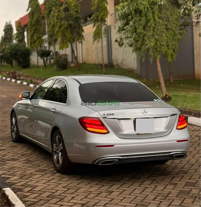 2018 Mercedes-Benz E200 2L Petrol Sedan, photo 4