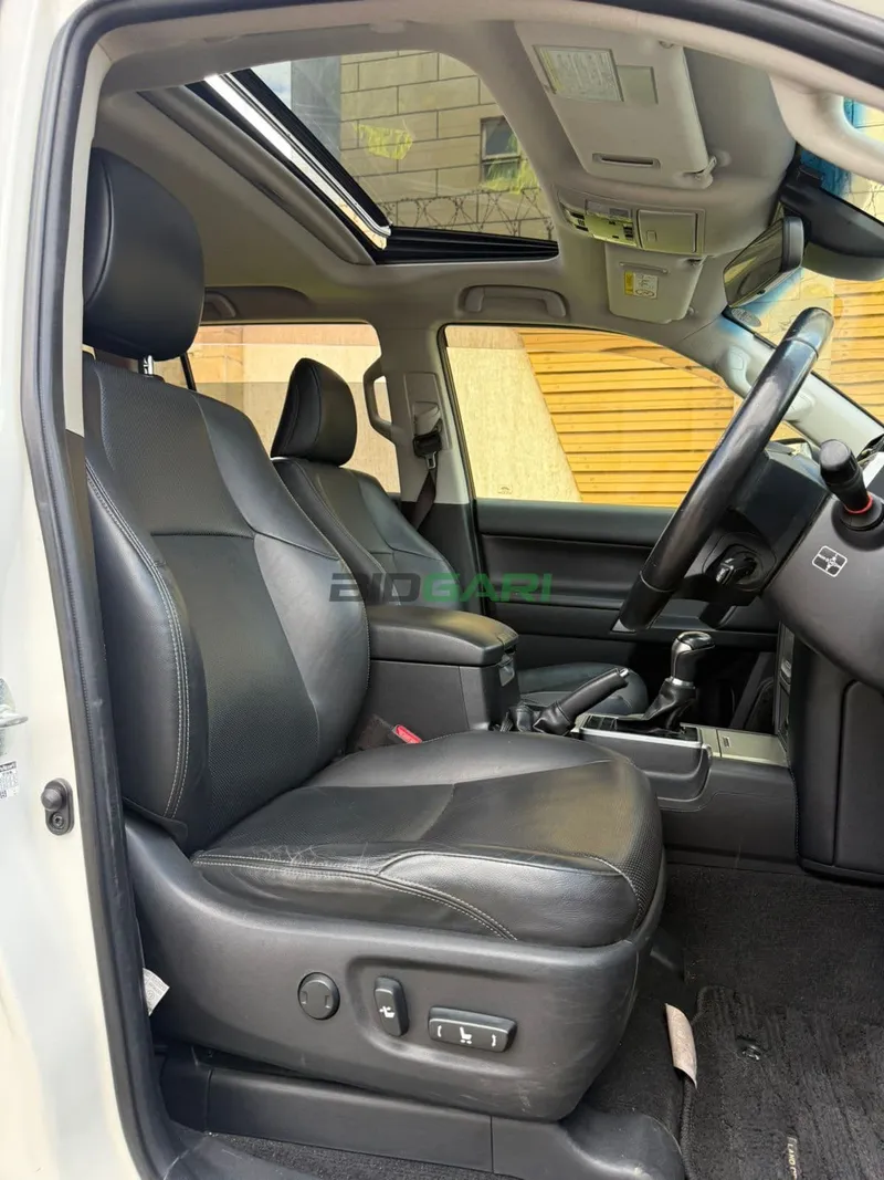2019 Toyota Land Cruiser Prado J150 Petrol SUV, photo 9
