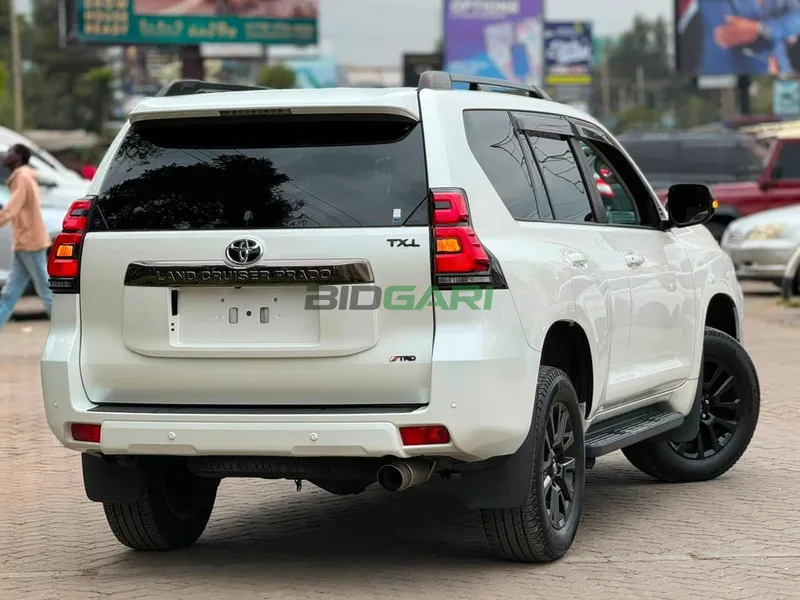 2019 Toyota Land Cruiser Prado J150 Petrol SUV, photo 3