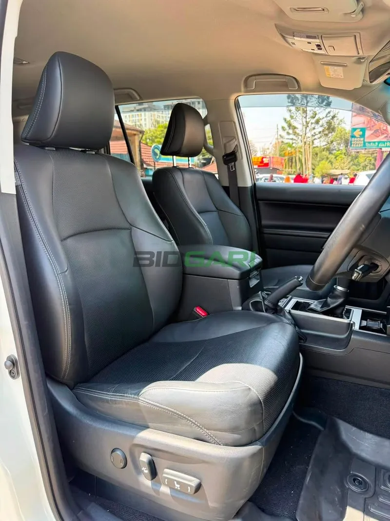 2019 Toyota Land Cruiser Prado J150 Petrol SUV, photo 4