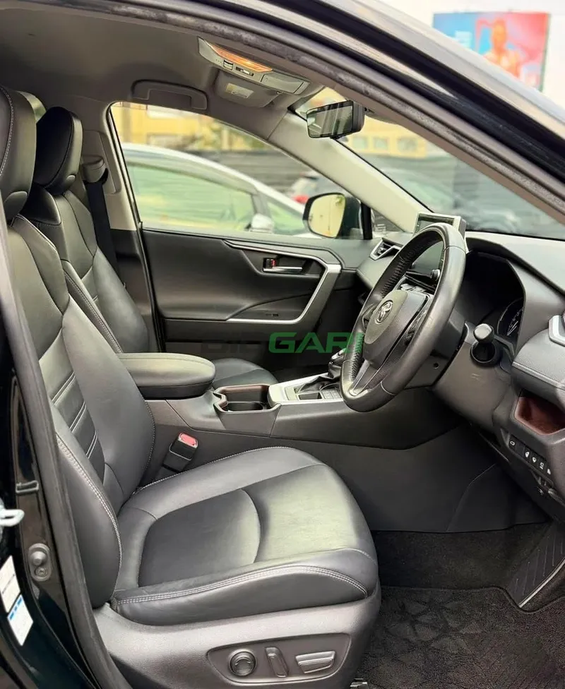 2020 Toyota RAV4 G Petrol SUV, photo 6