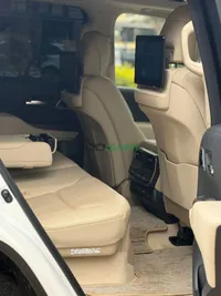 2023 Toyota Land Cruiser Petrol SUV, photo 9