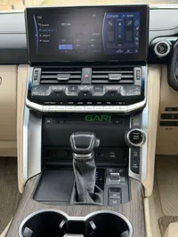 2023 Toyota Land Cruiser Petrol SUV, photo 5