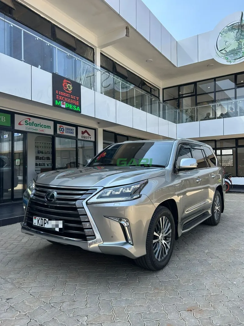 2018 Lexus LX570 5.7L Petrol SUV, photo 2