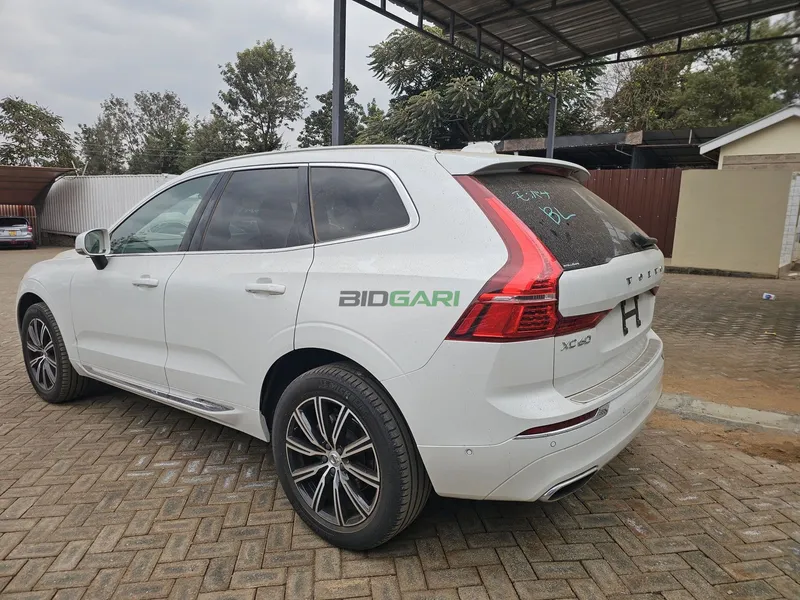 2019 Volvo XC60 T5 INSCRIPTION 2L Petrol SUV, photo 5