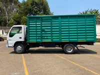 2012 Isuzu NKR 4.3L Diesel Truck, photo 4