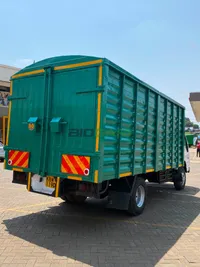 2012 Isuzu NKR 4.3L Diesel Truck, photo 6