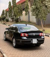 2008 Volkswagen Passat 2L Petrol Sedan, photo 4