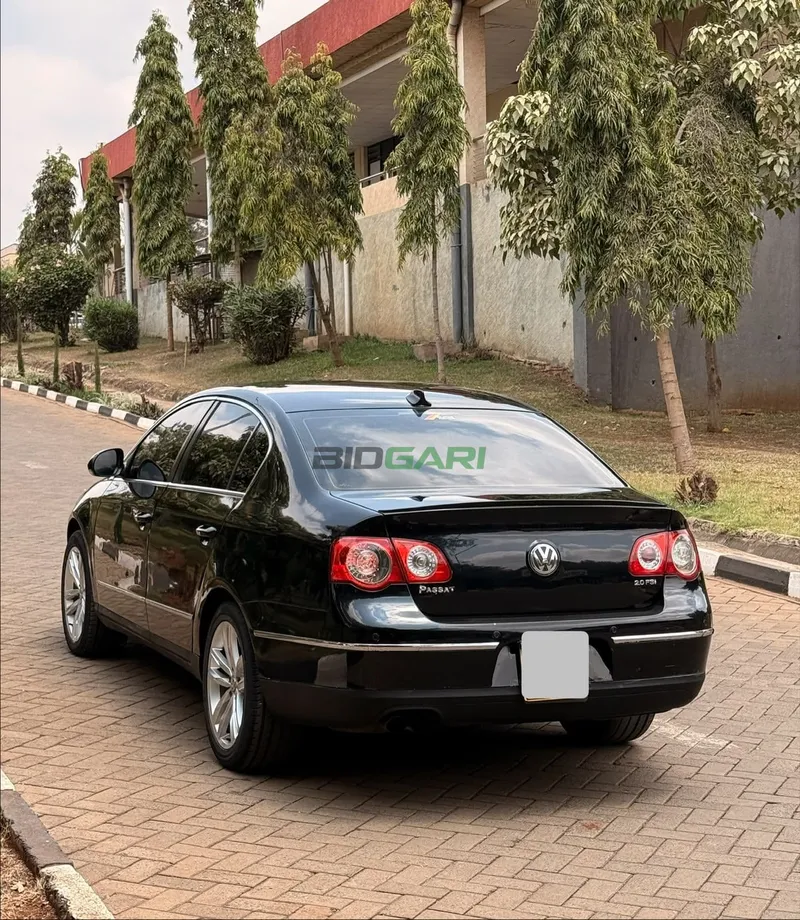 2008 Volkswagen Passat 2L Petrol Sedan, photo 4
