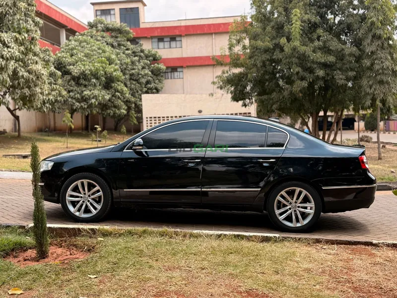 2008 Volkswagen Passat 2L Petrol Sedan, photo 5